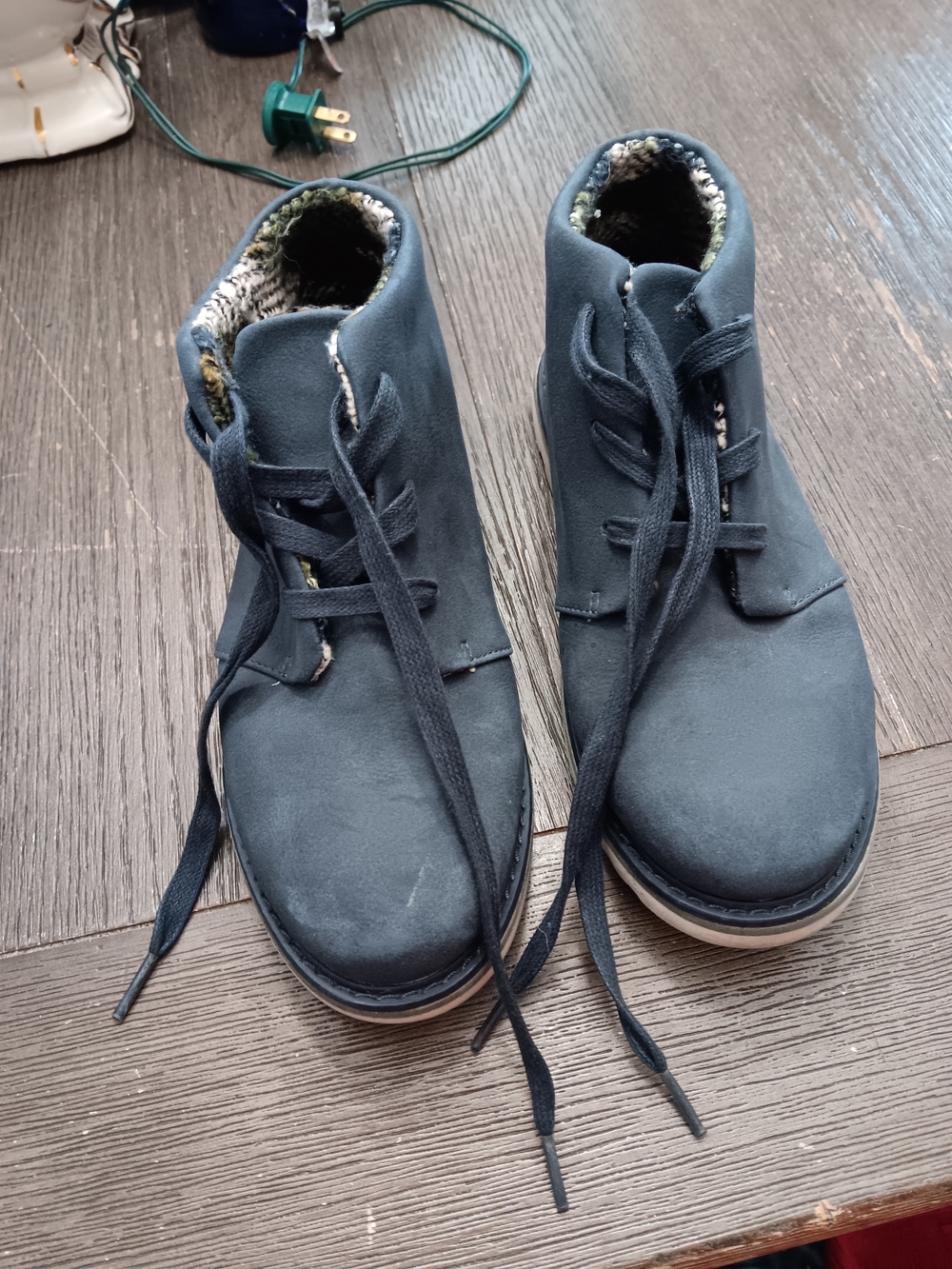 Boys Size 4, Casual Navy Lace-Up Chukka Boots